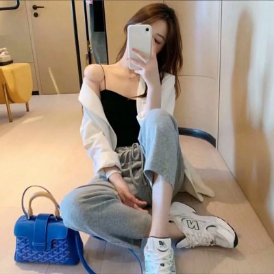 橙色女孩